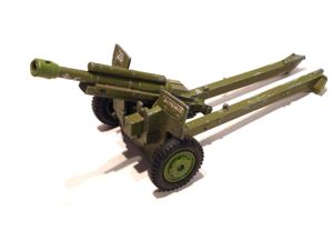 Vintage Dinky Toys Battle Lines American 105 mm Artillery Gun.