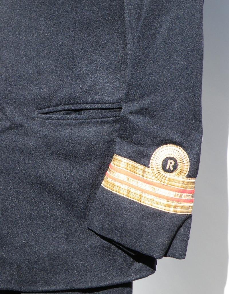 QEII RNR Surgeon / Doctors Tunic & Cap — image 3