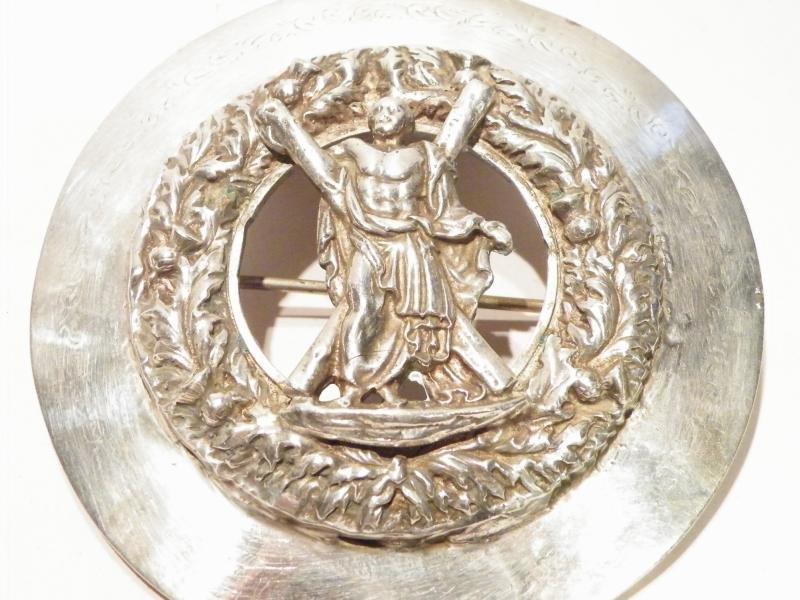 Lt Victorian Black Watch Pipers Plaid Brooch. — image 2