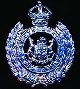 Union of South Africa: Corps of Engineers. King's Crown Officers Service Dress (OSD) die-struck bronze cap badge