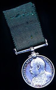 United Kingdom: Volunteer Force Long Service Medal EDVII issue. The King-Emperor wearing 'Field Marshal' uniform. As awarded to United Kingdom volunteers. Miniature Medal