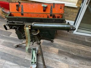 WW2 Vickers old spec Tripod and shipping box