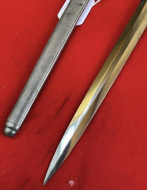 A stunning Army dagger , Personalised Eickhorn