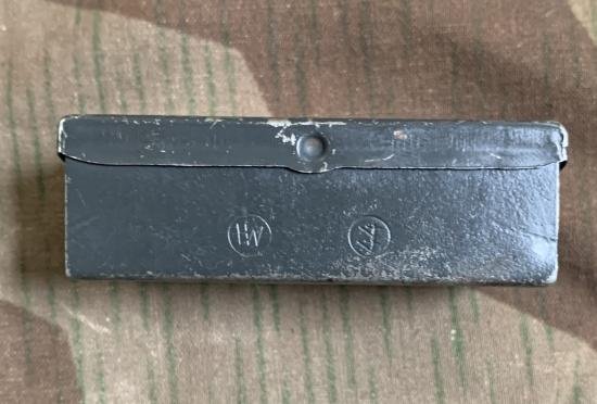 Rare MG42 Gunners Pouch Small Parts Tin — image 2