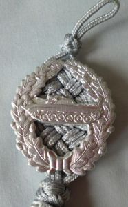 East Germany (DDR) : National Volksarmee (NVA) Armoured Infantry Shooting Cord ( Schützenschnur ).
