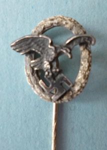 Third Reich : Luftwaffe Beobachter-Abzeichen (Observers Badge) Miniature Stick-pin Lapel-badge.