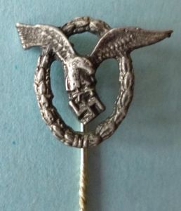 Third Reich : Luftwaffe Flugzeugführer-Abzeichen (Pilots Badge) Miniature Stick-pin Lapel-badge.