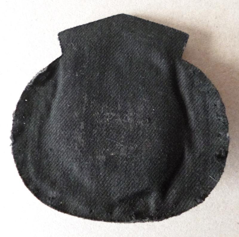 Merchant Navy Officers' Cap-badge.