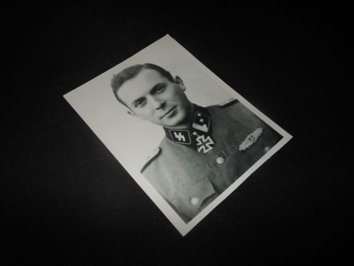 WW2 German Waffen SS – STURMBANNFUHRER EBERHARD HEDER – SIGNED PHOTO – NICE!
