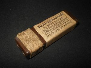 WW II German WH Hautentgiftungsmittel – SKIN DECONTAMINATION TABLETS – PERFECT!