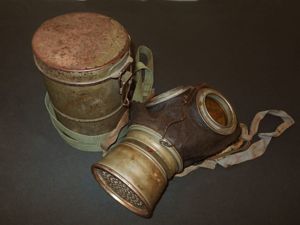 WW1 Imperial Prussian / German Army – M1917 GAS MASK & CANISTER – VERY NICE!