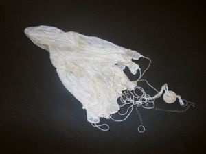 WW2 German Wehrmacht Leuchtpatronen Fallschirm – SIGNAL FLARE PARACHUTE – NICE!