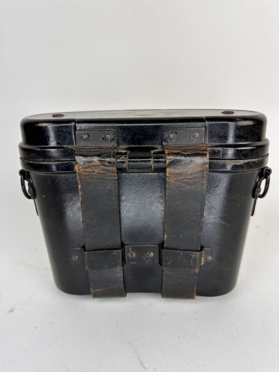 Wehrmacht 6x30 Binoculars Bakelite Case'frn42' — image 2