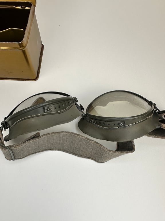 Wehrmacht motorcycle 'Kradmelderbrille' GS 1941 — image 3
