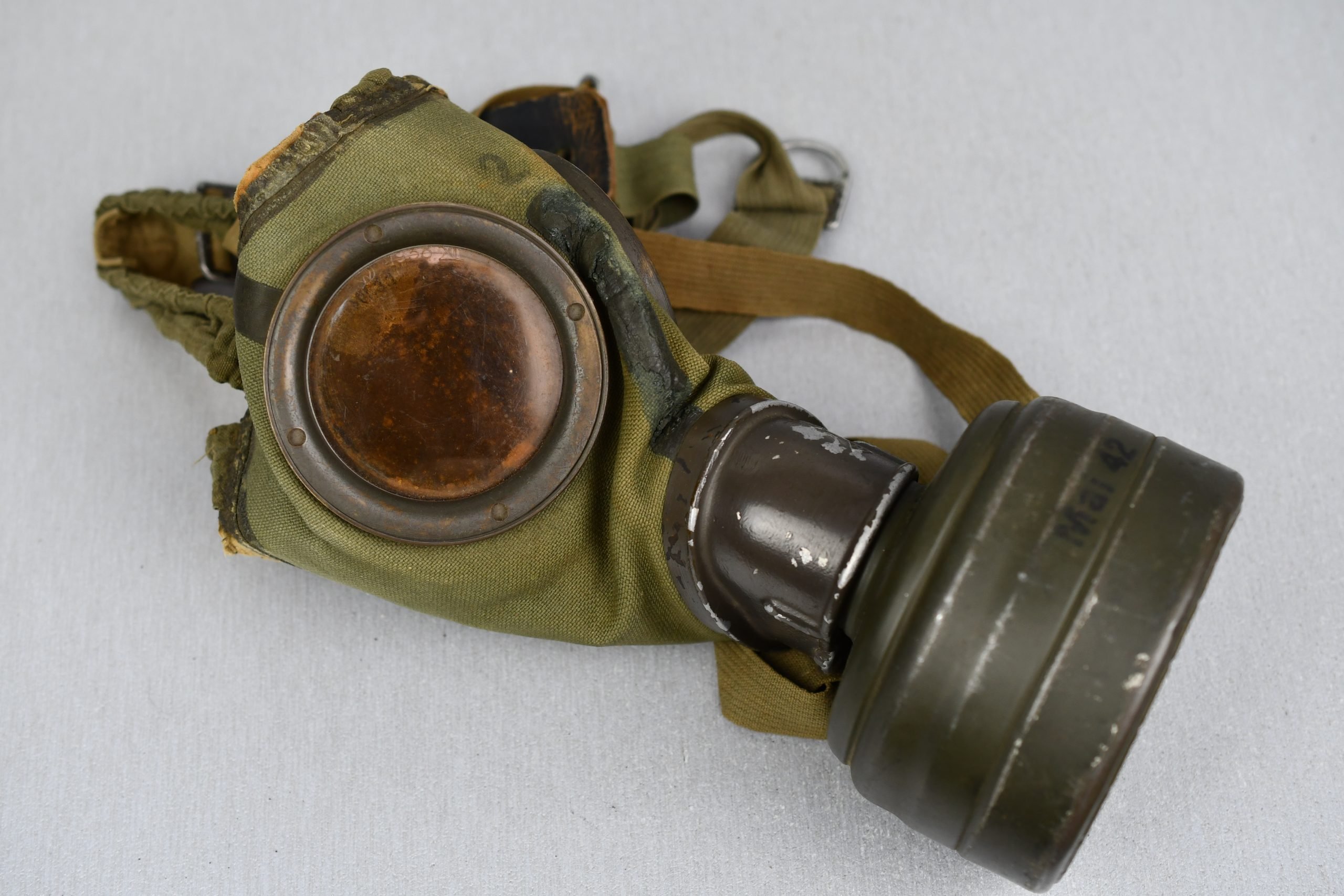 Early short M31 gas mask canister with straps and mask 1937 named and Luftwaffe unit marked L.G. Paris — image 5