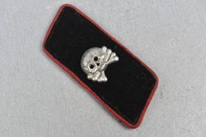 Army (Heer) early ‘Panzer’ collar tab with skull