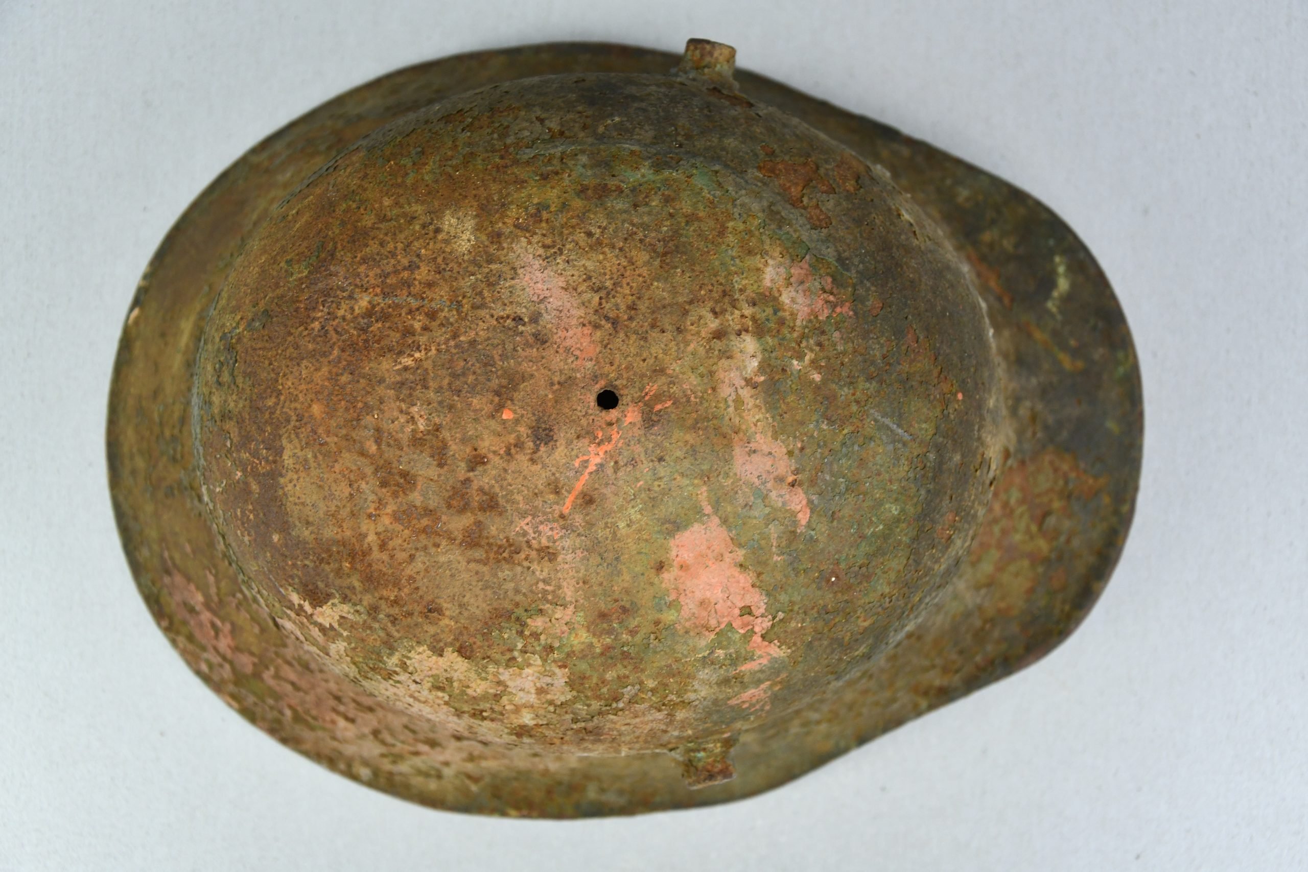 WW1 M18'ear-cut-out' camouflage steel helmet ET64 — image 5