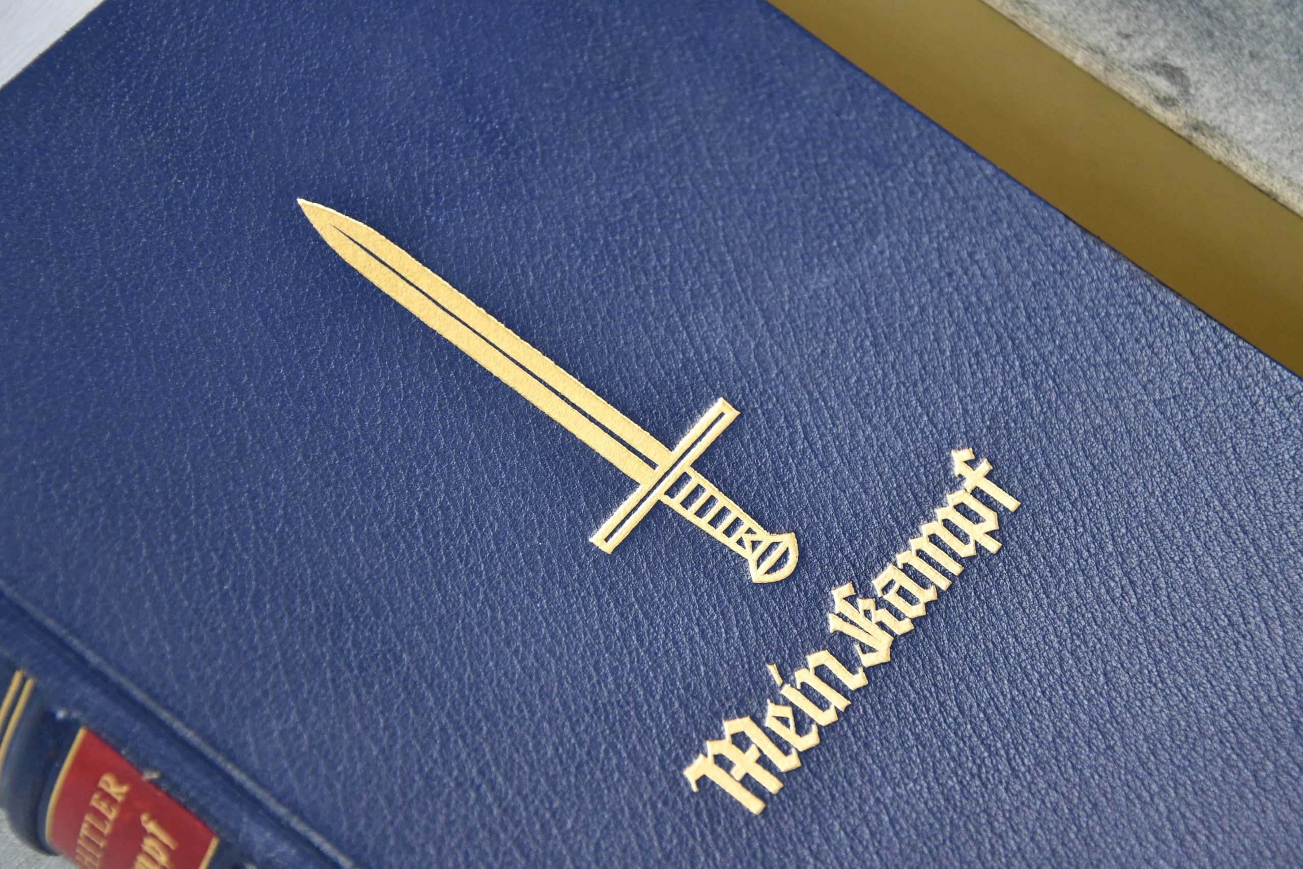 Mein Kampf jubilee edition for the 50th birthday of Adolf Hitler 1939 — image 4