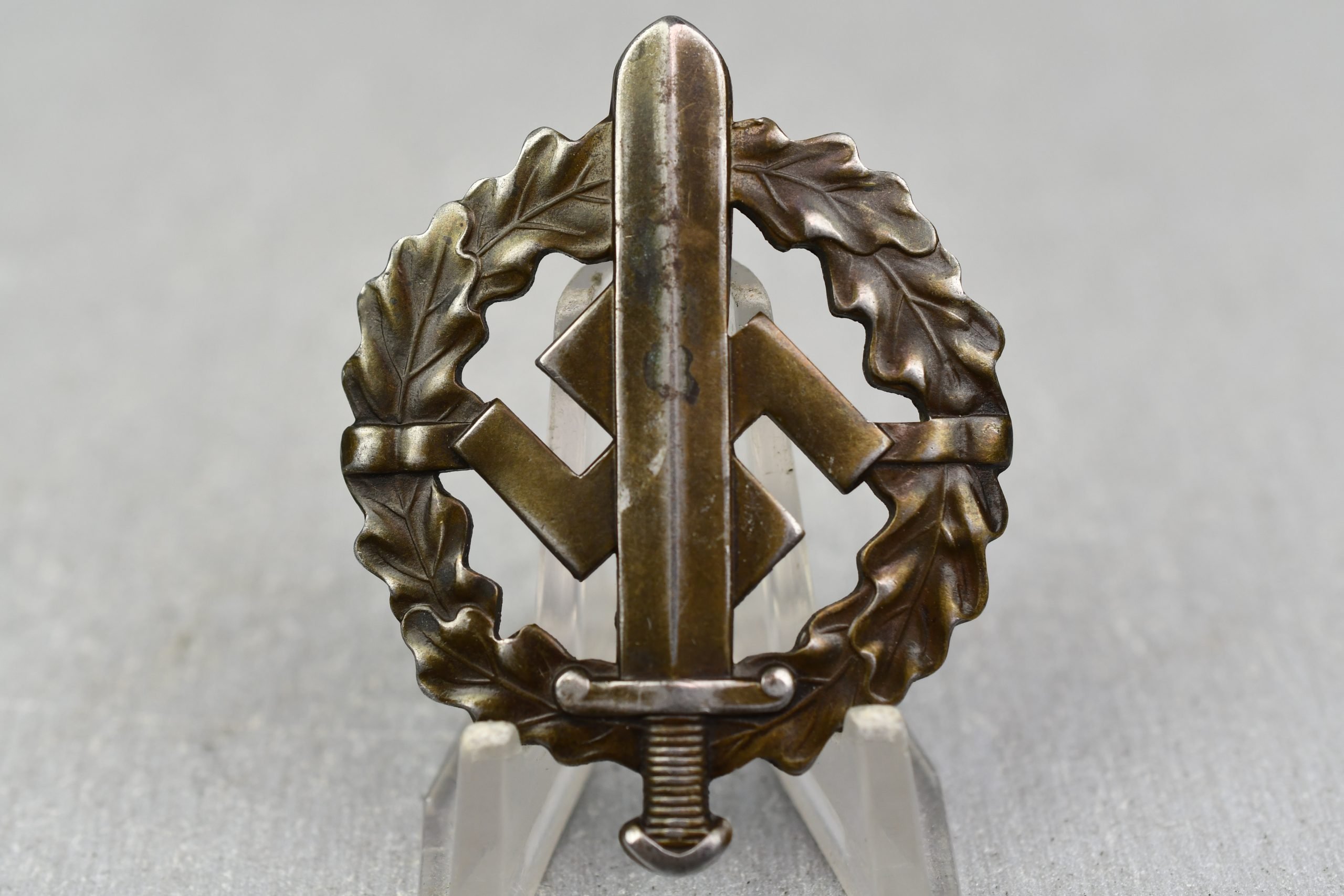 SA sports badge in bronze by Fechler
