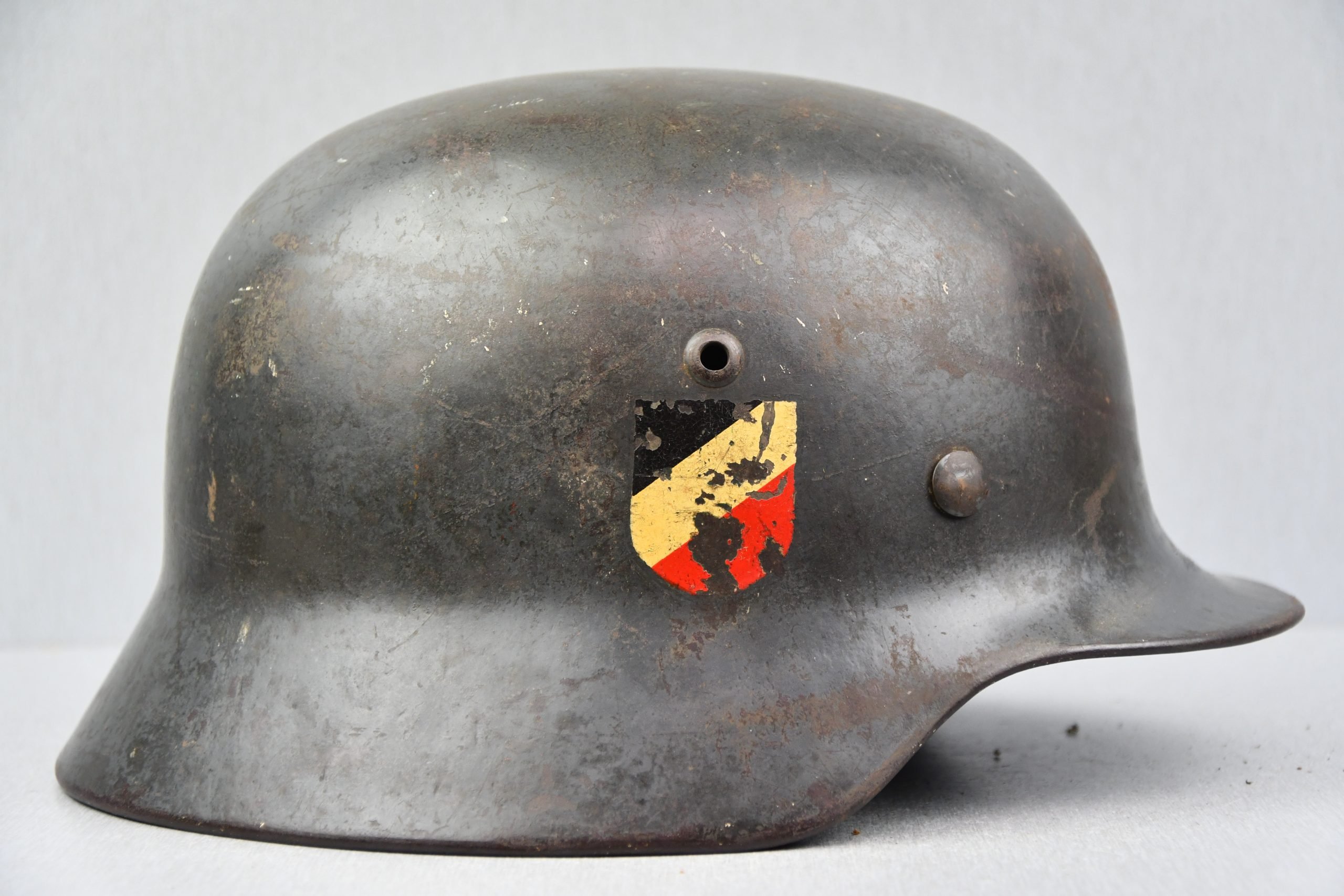 Early M35 Luftwaffe double decal steel helmet with droop tail eagle ET64 1938 — image 4