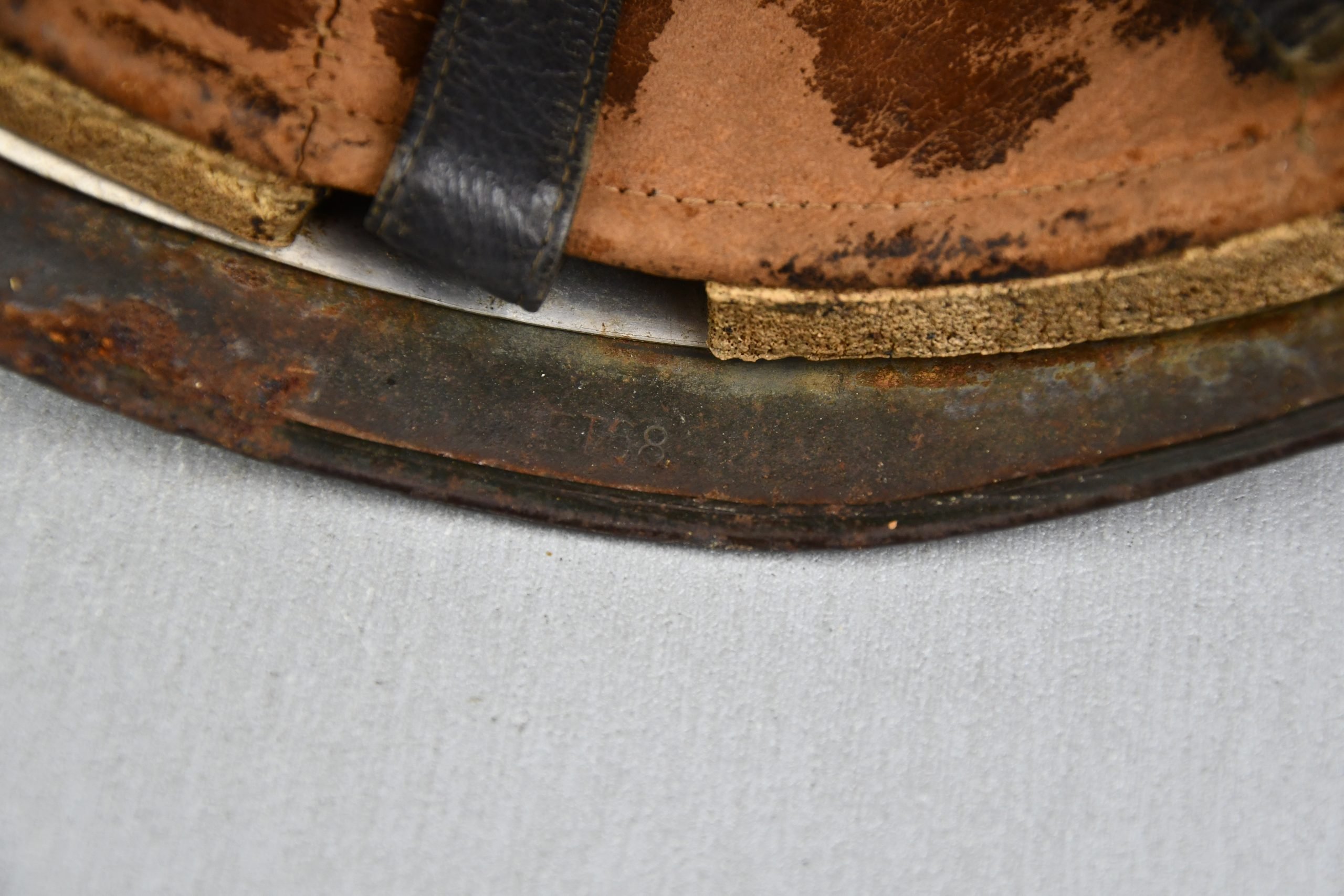 M38 Luftwaffe single decal paratrooper 'Fallschirmjäger' helmet ET68 — image 18