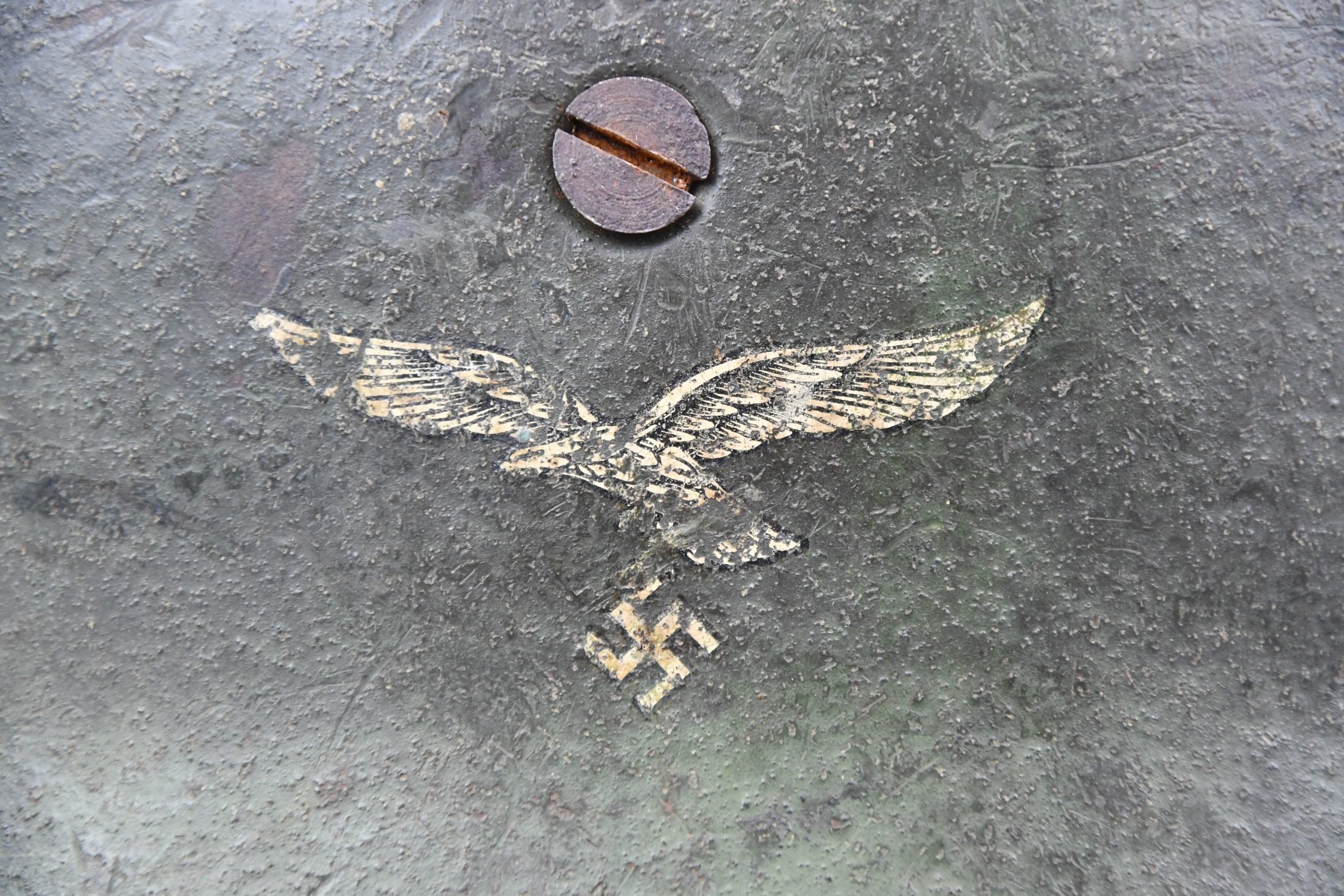 M38 Luftwaffe single decal 'Fallschirmjäger' grass green camouflage paratrooper helmet ET68 — image 2