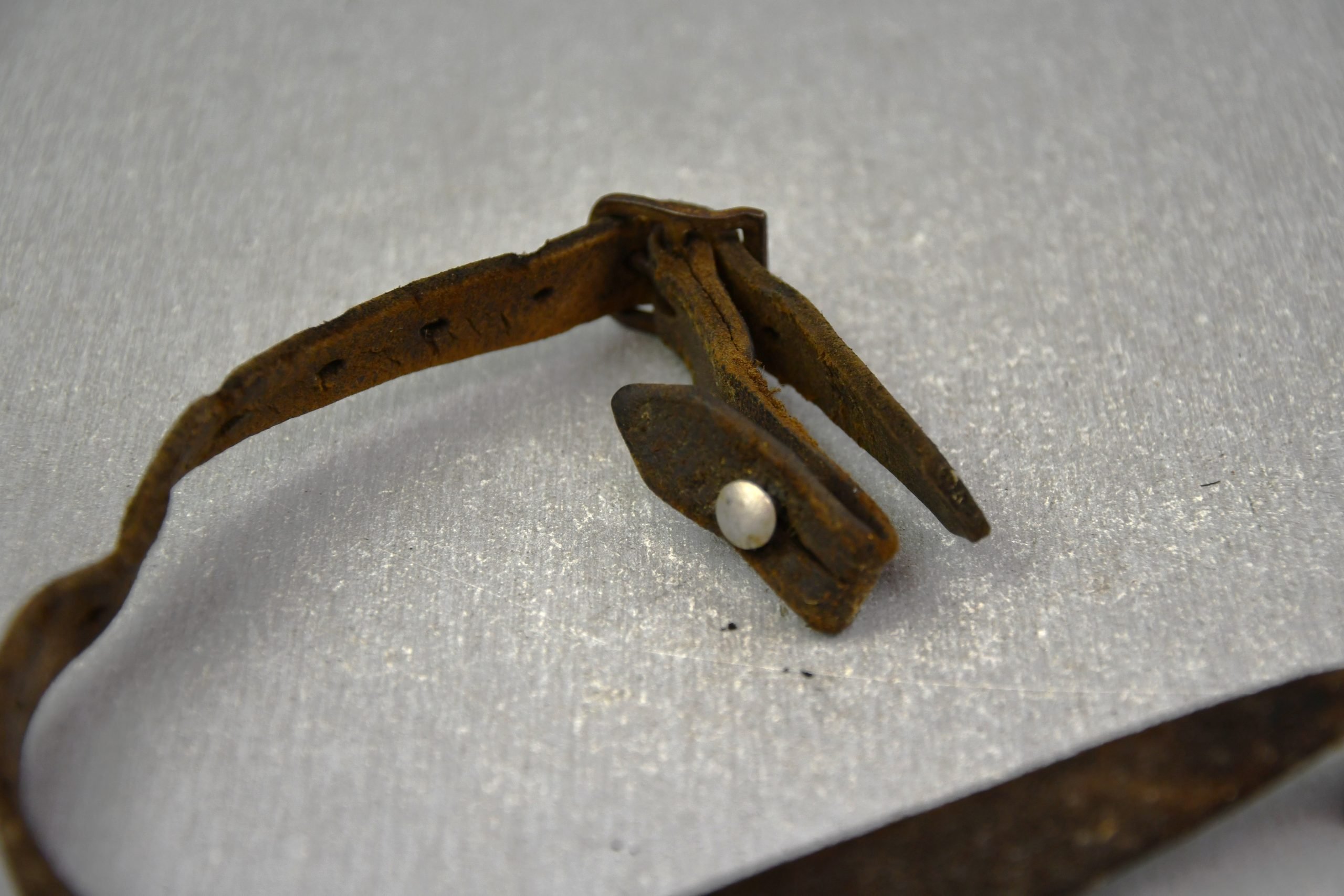 German helmet chin strap ca. 1942 — image 4