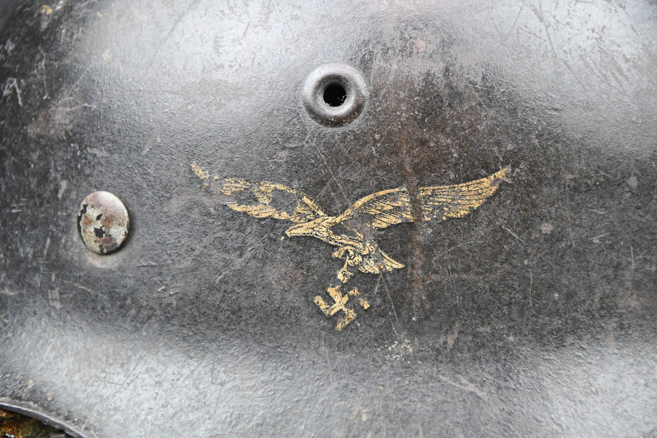 M42 Luftwaffe single decal steel helmet ET64 — image 2
