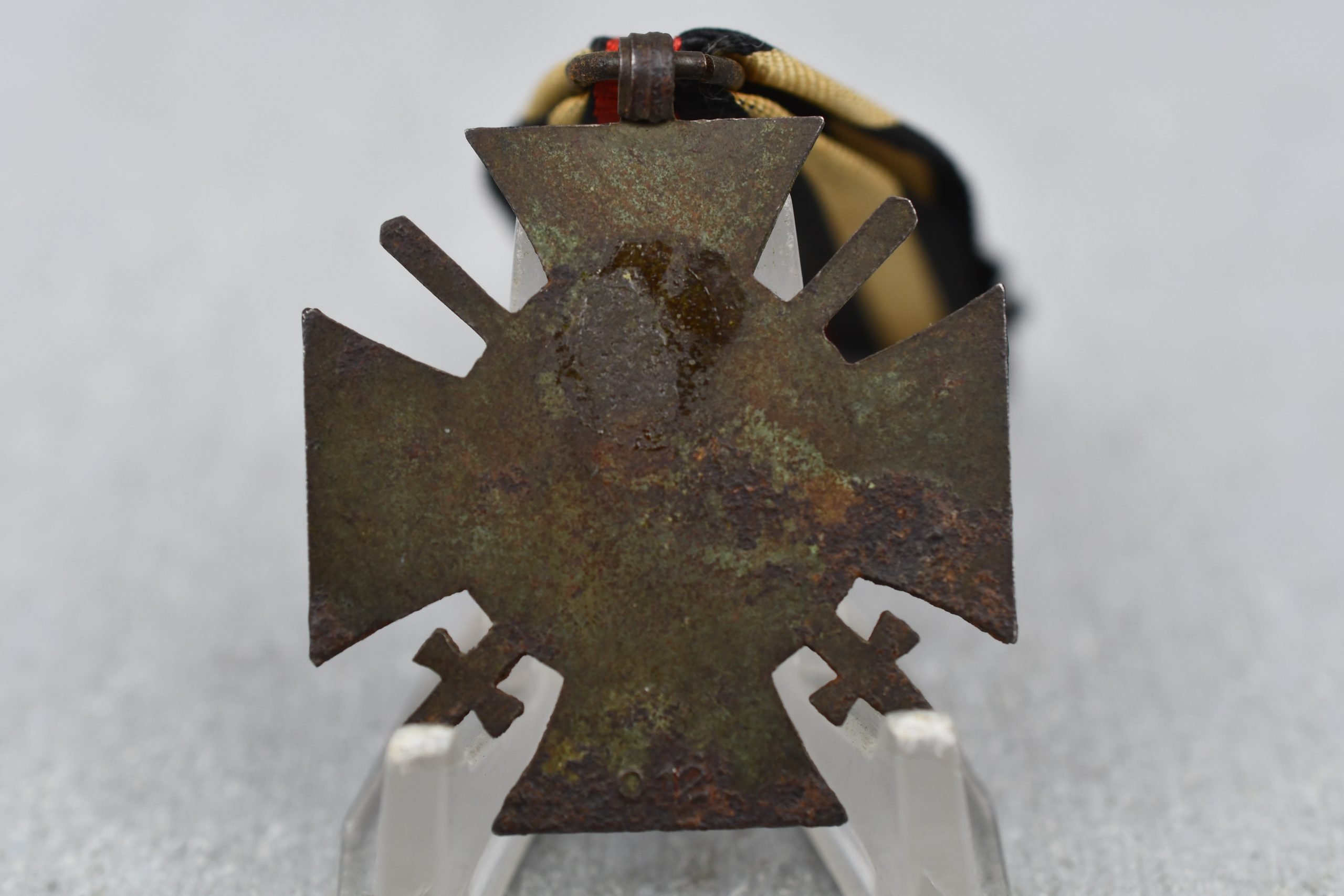 WW1 German Cross of Honor for Frontline Fighters 1914-1918 'Ehrenkreuz für Frontkämpfer' by Q.12 — image 2