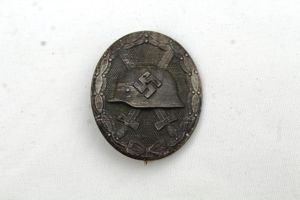 WW2 German Silver The Wound Badge -Verwundetenabzeichen- 2nd class , 127 maker code