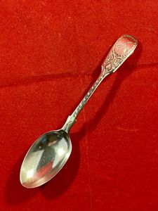 Edwardian Sheffield Hallmarked Silver 'Prize' Tea Spoon Engraved with Crossed Rifles by John Round and Sons Ltd 1902