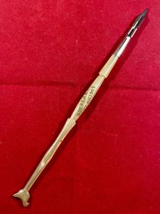 2nd Boer War POW Carved Horn Dip Pen – Engraved BOEREN KAMP CEYLON 1902