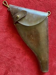 Original WW1 British Officers Private Purchase Leather Revolver Holster with Belt Loop and Swing Hook Fittings – Colt New Service Mk I Revolver