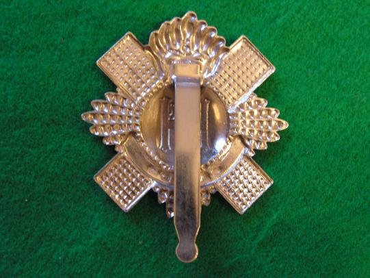 Canadian Armed Forces Officer's Training Corps cap badge QC