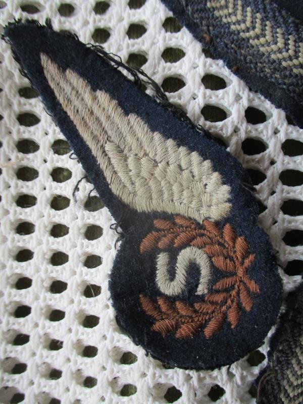 ORIGINAL WW2 RAF Aircrew SIGNALS SINGNALER Brevet & SGT RANK STRIPES & generals STARS