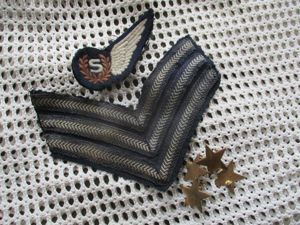 ORIGINAL WW2 RAF Aircrew SIGNALS SINGNALER Brevet & SGT RANK STRIPES & generals STARS