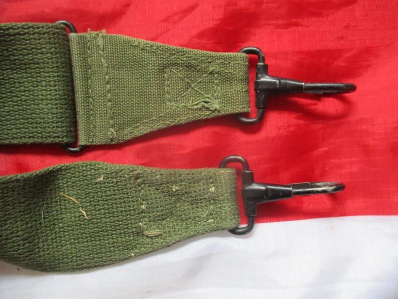 GENUINE US ARMY issue VIETNAM WAR M56 WEBBING CARRYING STRAP 2qt canteen / CAR15 SLING