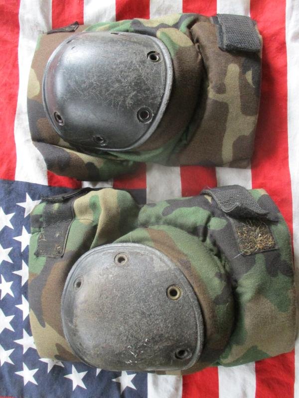 Bijans USSF ODA TEAM SEAL TEAM DEVGRU SPEAR issue M81 WOODLAND CAMO knee PADs