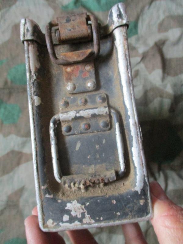 genuine WW2 GERMAN ARMY / WAFFEN SS / luftwaffe GREY ALLOY MG42 MG34 AMMO CAN /TIN