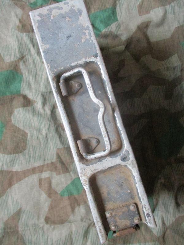 genuine WW2 GERMAN ARMY / WAFFEN SS / luftwaffe GREY ALLOY MG42 MG34 AMMO CAN /TIN