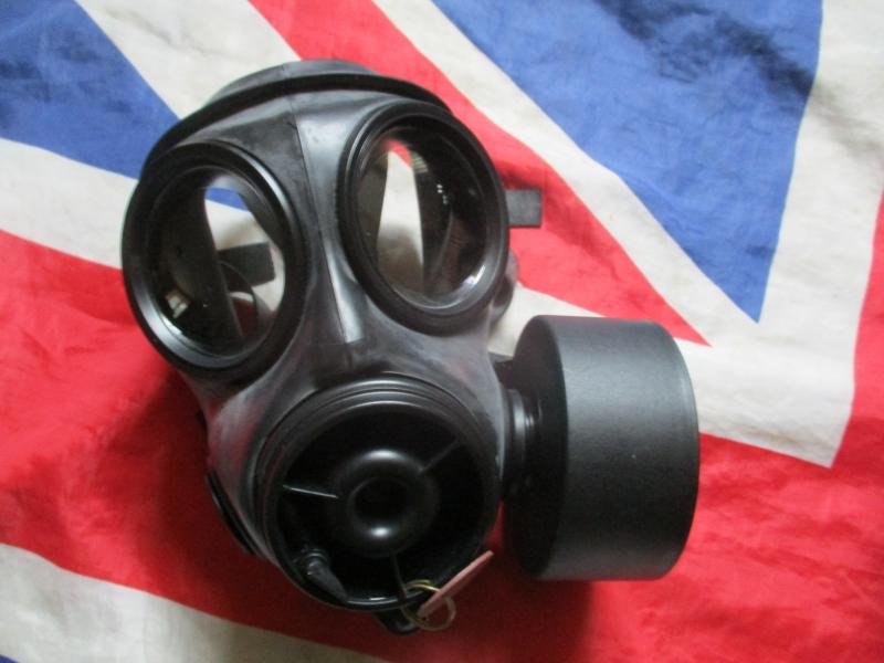 2009 AVON BRiTiSH army sas ISSUE respirator S10 SIZE 3 medium & dpm pouch & KIT