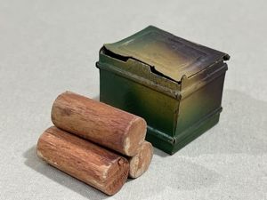 Original Nazi Era German Army Toy Soldier's Camouflaged Metal Box w/Logs