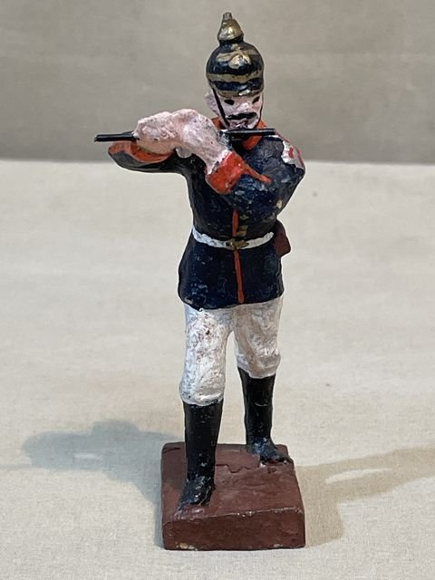 Original Weimar Era German Toy Soldier, Pre-WWI Uniform Marching w/Flute, LINEOL