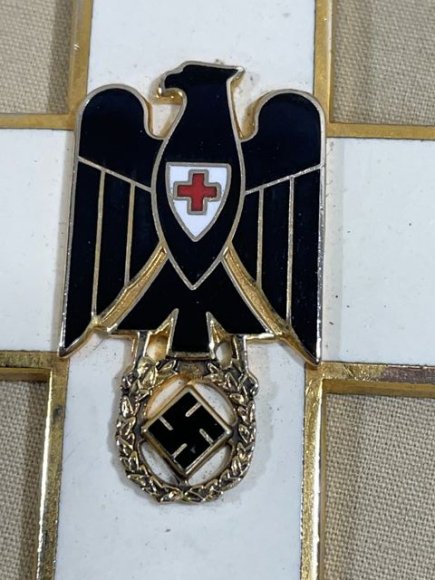 OLD REPRODUCTION German Nazi Era Red Cross Honor Badge (3rd Model) 2nd Class, DRK Ehrenzeichen — image 3