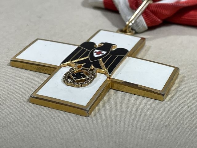 OLD REPRODUCTION German Nazi Era Red Cross Honor Badge (3rd Model) 2nd Class, DRK Ehrenzeichen — image 4