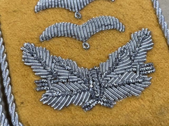 REPRODUCTION? WWII German Luftwaffe Flight/Fallschirmjðger Hauptmann Collar Tabs, Pair — image 4