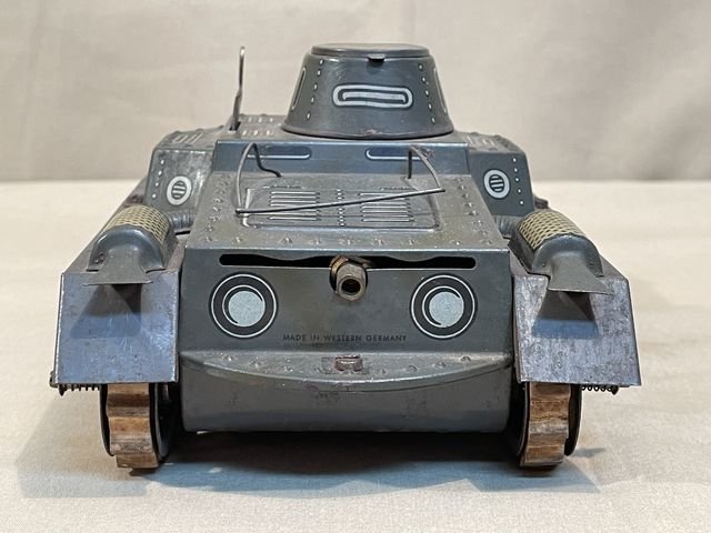POSTWAR German Mechanical Toy Tank, Gescha Patent — image 13