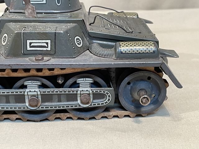 POSTWAR German Mechanical Toy Tank, Gescha Patent — image 4