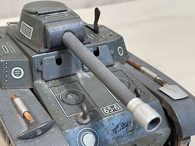 POSTWAR German Mechanical Toy Tank, Gescha Patent — image 6
