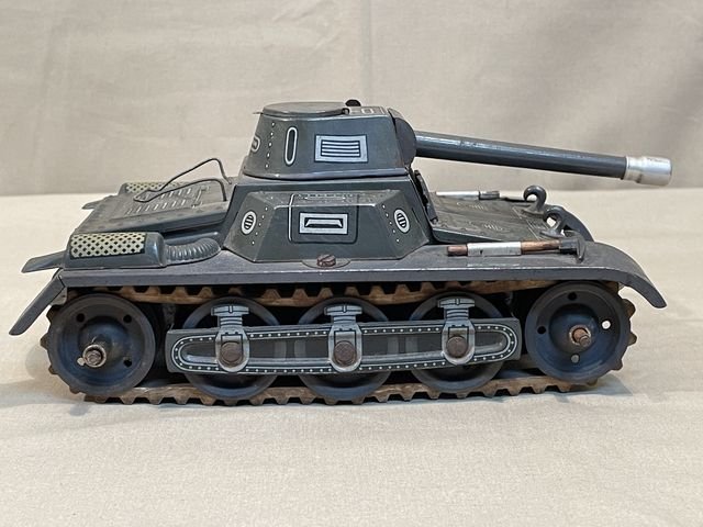 POSTWAR German Mechanical Toy Tank, Gescha Patent — image 8